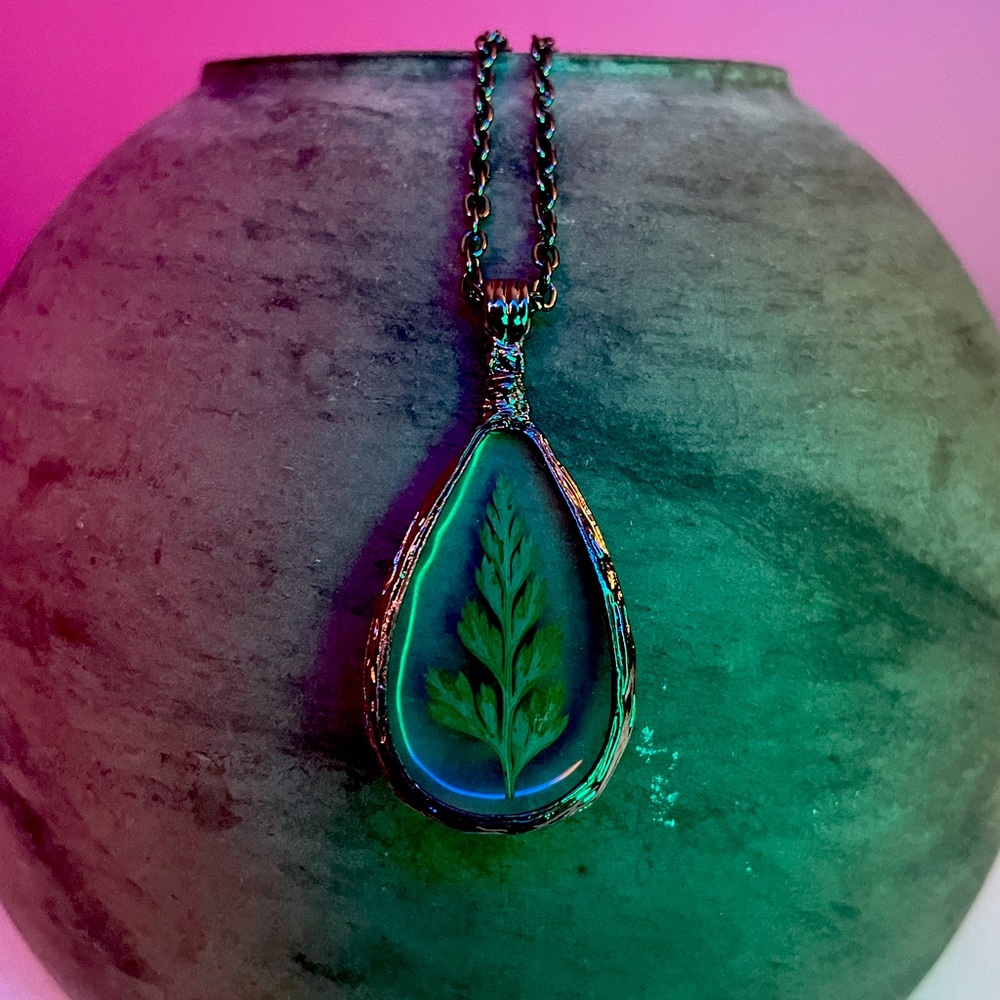 Plant Specimen Mugwort Leaf Picture Frame Pendant Necklace